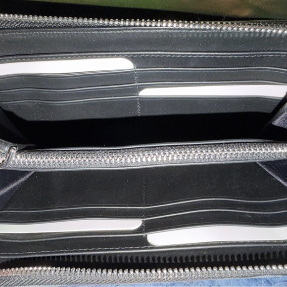 NWT Burberry Navy and Gray Checkered Zippy Wallet - Picture 7 of 12